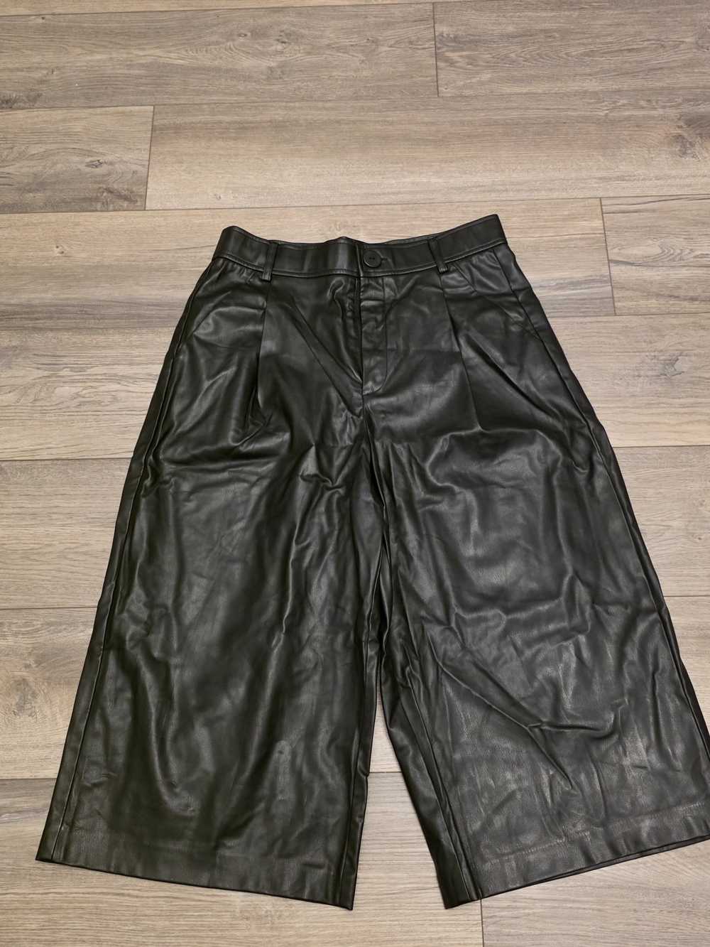 Pants Zara Faux Leather Wide-leg Culottes/Cropped Trousers in Black